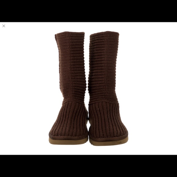 UGG Boots - Picture 1 of 4